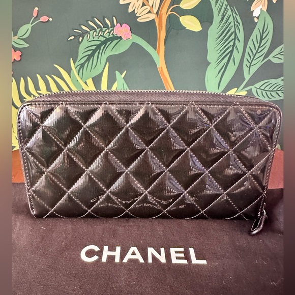 CHANEL Matelasse Quilted Black Patent Caviar Leather Round Zip Long Wallet ๐ค๐ฅ - Picture 3 of 13